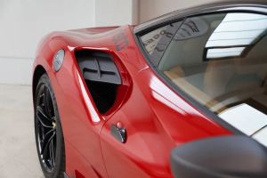 Capristo Seitenpaneel im Lufteinlass, glanzlackiert passend für Ferrari 488 GTS