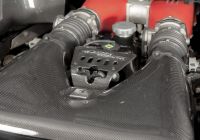Capristo Carbon Schlossabdeckung (im Motorraum)  passend für Ferrari 458